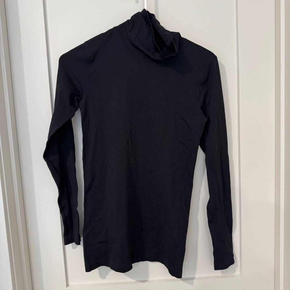 Lululemon Ebb to Street Tight Turtleneck Black Ribbed Seamless Top Size 8